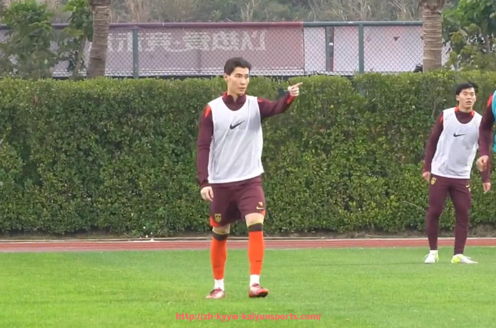 ky开云-法甲赛季最佳前锋球员名单及表现分析